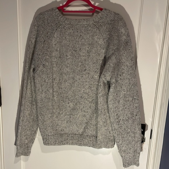 Banana Republic Grey Sweater - Picture 2 of 2